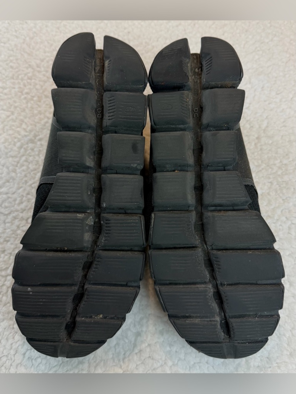ON RUNNING • Black Waterproof Athletic Shoes, 9 - Picture 10 of 12